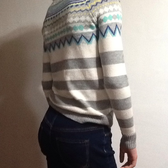 Knit Sweater ADORABLE - Picture 3 of 3